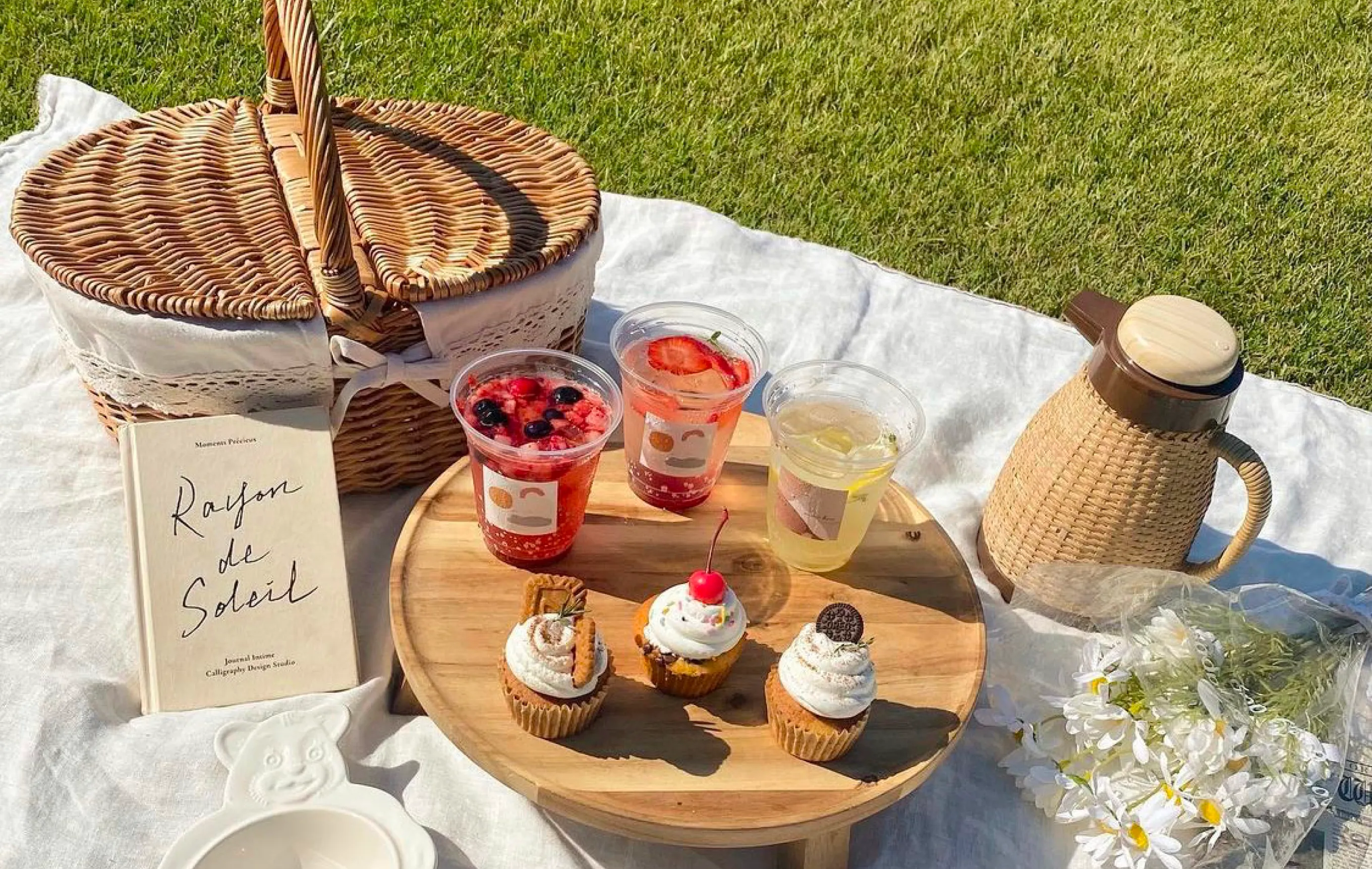 BLUE SIDE PICNIC